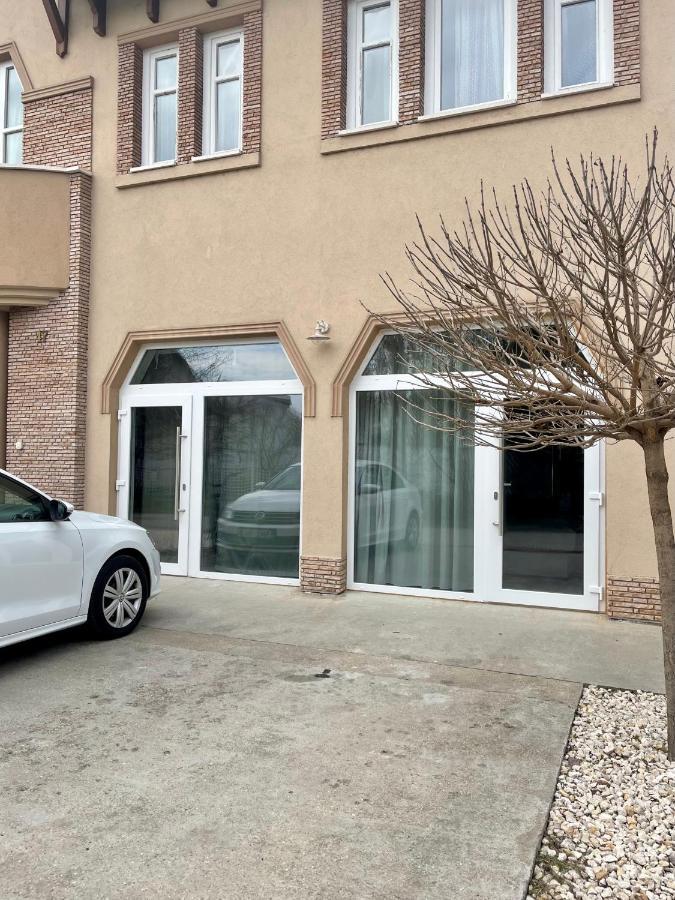 Remeny Apartman Szeged Exteriör bild